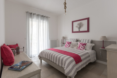 Heima Levante 18 Camera fucsia web